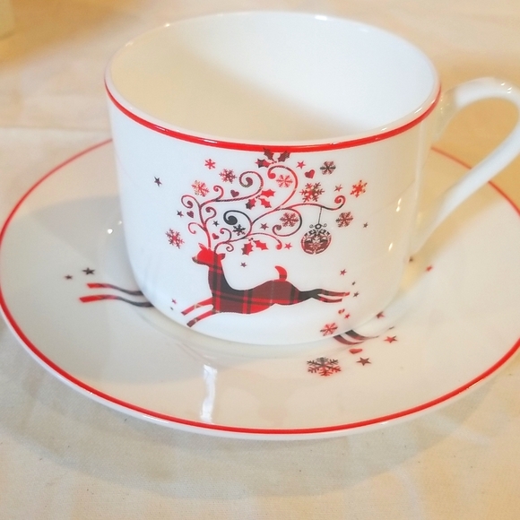 Maxwell Williams red Christmas tea cup 2 piece caver decor jumping Deer - Picture 1 of 4